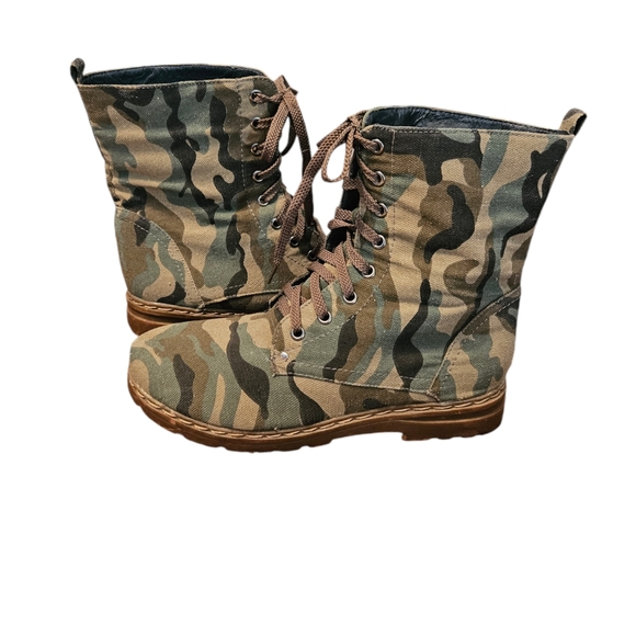 Carrini Ca Collection Women's Green Camo Army Fashion Boots Size 10 - Picture 2 of 8
